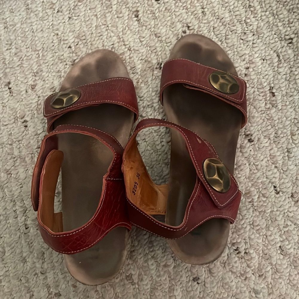 Sandal size 8